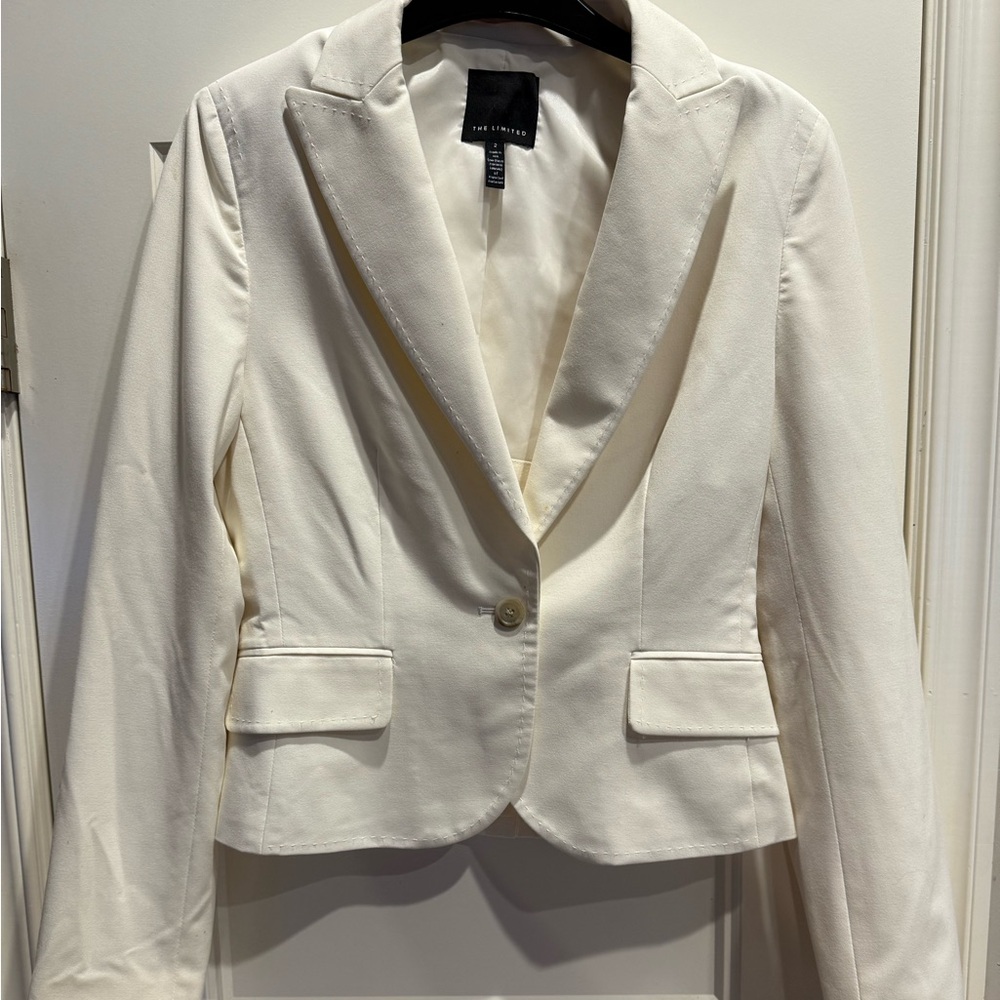 The Limited Women’s White Blazer Size 2, One Button Business Professional